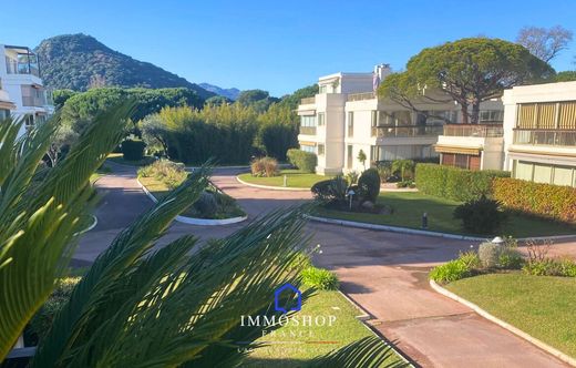 ‏דירה ב  Mandelieu-la-Napoule, Alpes-Maritimes