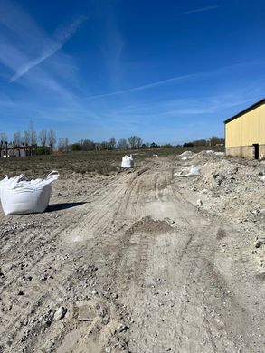 Land in Dunkirk, North
