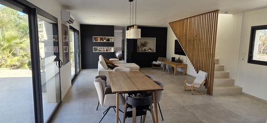 Вилла, Gignac, Hérault