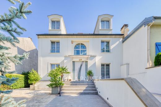 Casa di lusso a Le Perreux-sur-Marne, Val-de-Marne