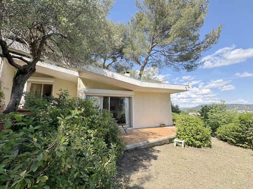 Luxury home in Calvisson, Gard