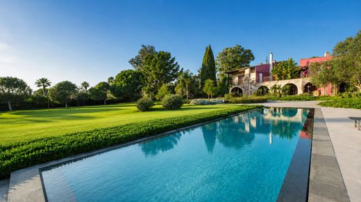 Luxury home in La Londe-les-Maures, Var