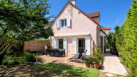 Luxury home in Nanterre, Hauts-de-Seine