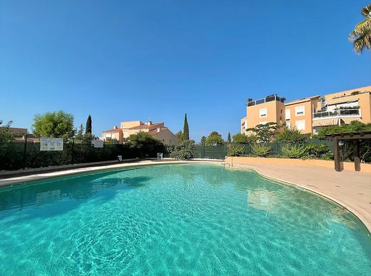 Apartment in Carqueiranne, Var