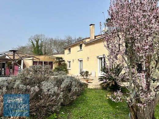 Maison de luxe à Le Pian-Médoc, Gironde