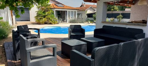 Lüks ev Feurs, Loire