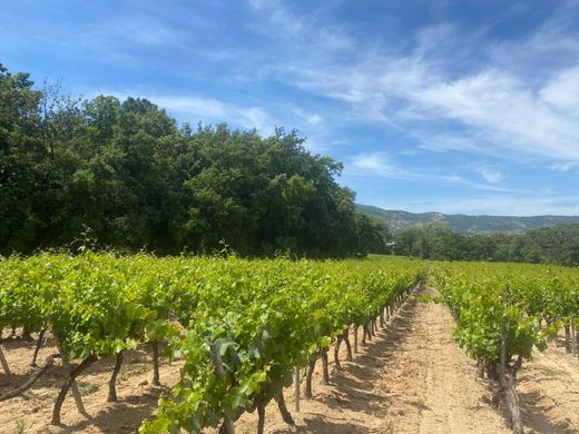 Land in Le Plan-de-la-Tour, Var