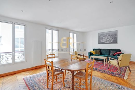 Apartment / Etagenwohnung in Canal Saint Martin, Château d’Eau, Porte Saint-Denis, Paris