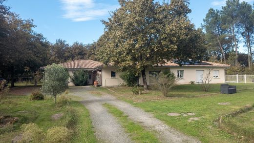 Luksusowy dom w Bazas, Gironde