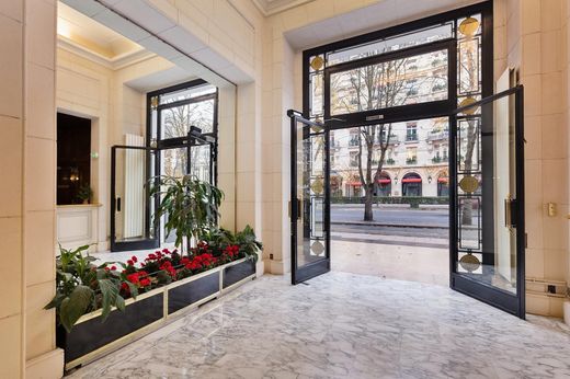 아파트 / Champs-Elysées, Madeleine, Triangle d’or, Paris