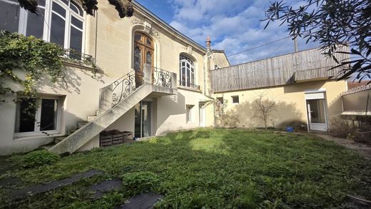 Luxury home in Eysines, Gironde