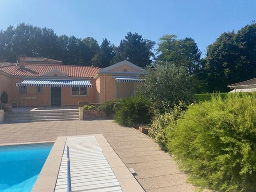 Luxury home in Marcilly-d'Azergues, Rhône