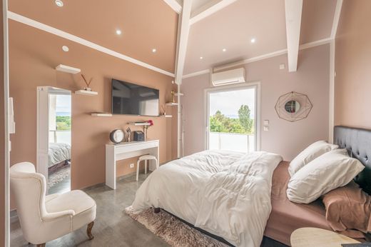 منزل ﻓﻲ Saint-Cergues, Haute-Savoie