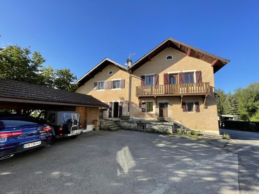 Luxus-Haus in Peillonnex, Haute-Savoie