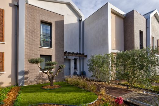 Casa di lusso a Louveciennes, Yvelines