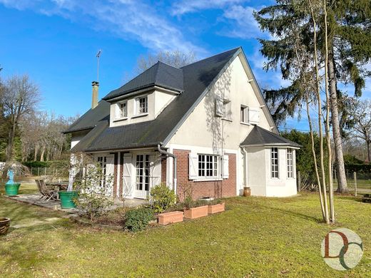 Luxury home in Lamorlaye, Oise