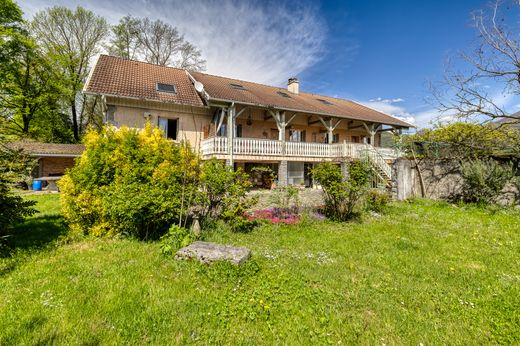 Maison de luxe à Saint-Baldoph, Savoie