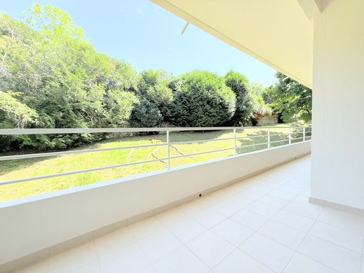 Apartment in Rueil-Malmaison, Hauts-de-Seine