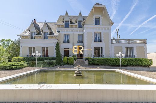 Villa in Nointel, Val d'Oise