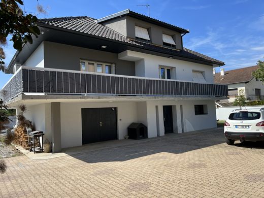 Luxus-Haus in Crémieu, Isère