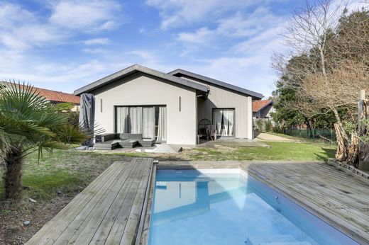Luxury home in Angresse, Landes