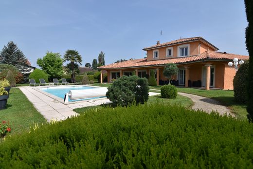 Casa di lusso a Bourg-en-Bresse, Ain