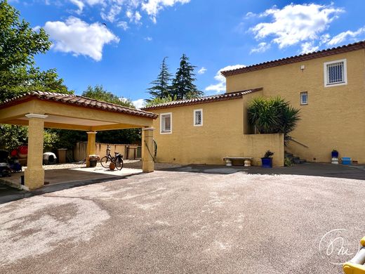 Villa a Montbazin, Hérault