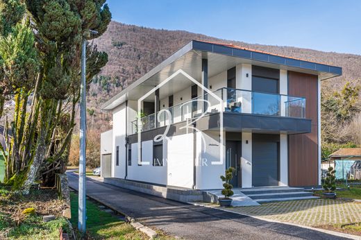 Luxury home in Sevrier, Haute-Savoie