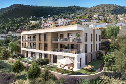 Beausoleil, Alpes-Maritimesのアパートメント