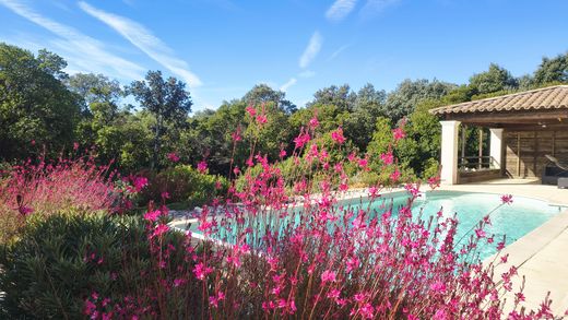 Элитный дом, Ним, Gard