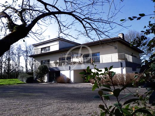 Элитный дом, Apremont, Vendée