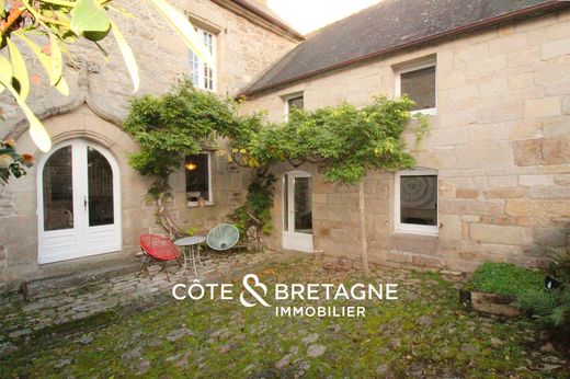 Luxury home in Moncontour, Côtes-d'Armor