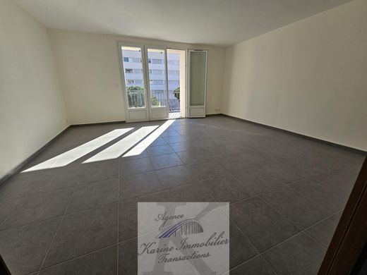 Apartment / Etagenwohnung in Sainte-Maxime, Var