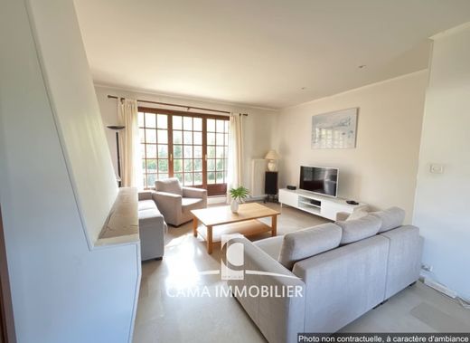 Luxury home in Buc, Yvelines