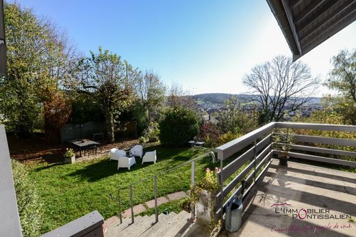 Luxe woning in Pontarlier, Doubs