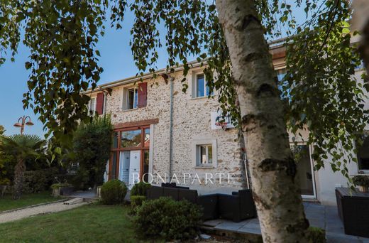 Luxury home in Égly, Essonne