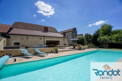 豪宅  Is-sur-Tille, Cote d'Or