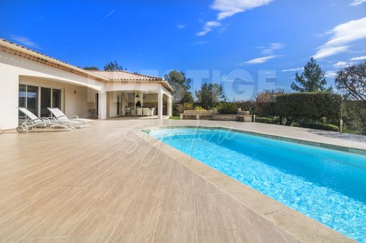 Casa di lusso a Saint-Maximin-la-Sainte-Baume, Var