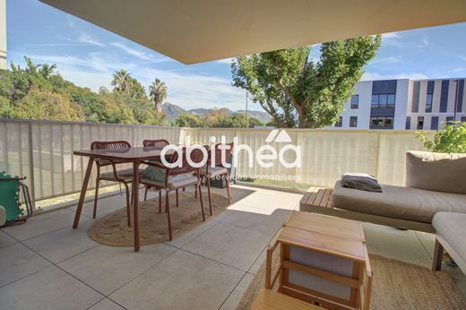 Appartamento a Aubagne, Bocche del Rodano