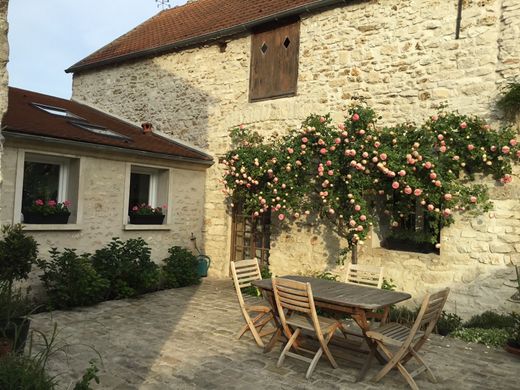 Luxury home in Crespières, Yvelines