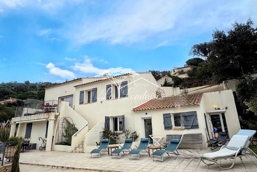 Luxe woning in La Londe-les-Maures, Var