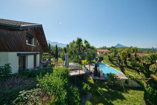 Luxury home in Menthon-Saint-Bernard, Haute-Savoie