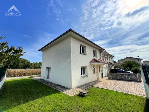 Luksusowy dom w Saint-Genis-Pouilly, Ain