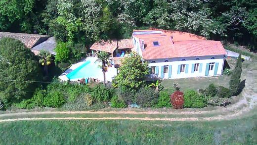 Luxury home in Samonac, Gironde