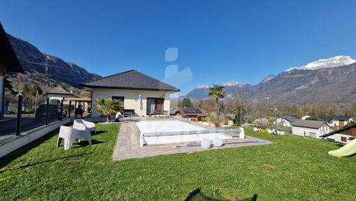 Luxury home in Lathuile, Haute-Savoie