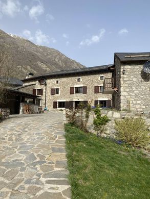 Luxury home in Porta, Pyrénées-Orientales