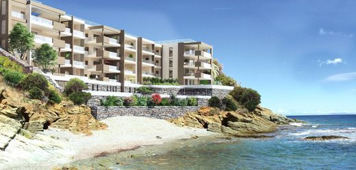 Apartment in San-Martino-di-Lota, Upper Corsica
