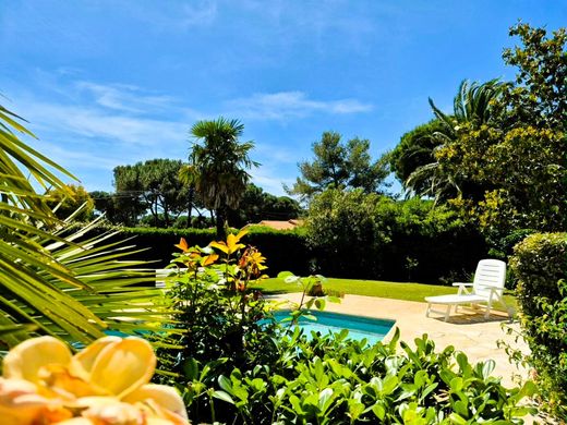 Villa in Le Grau-d'Agde, Hérault