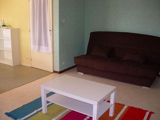 Apartment / Etagenwohnung in Le Creusot, Saône-et-Loire