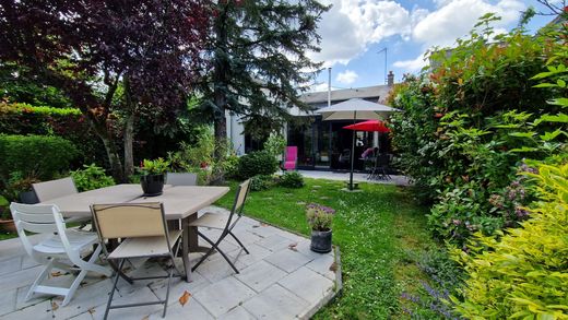 Πολυτελή κατοικία σε Tours, Indre-et-Loire